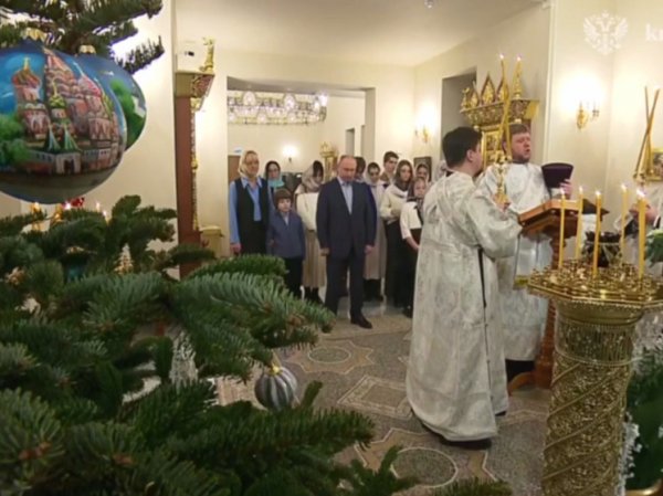 Владимир Путин поздравил жителей России с Рождеством
