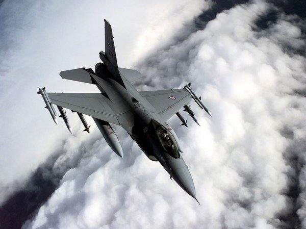 Россия объявила охоту на украинские F-16: часть из них уже уничтожена