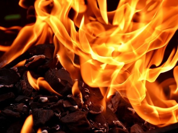 Открытое горение при пожаре на рынке в Челябинске ликвидировано