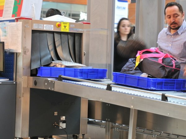 В аэропорт Сочи вернулись три самолета, уходившие на запасные аэродромы