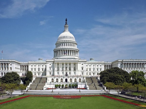 Лидер республиканцев в сенате США: шансов принятия закона о помощи Украины нет