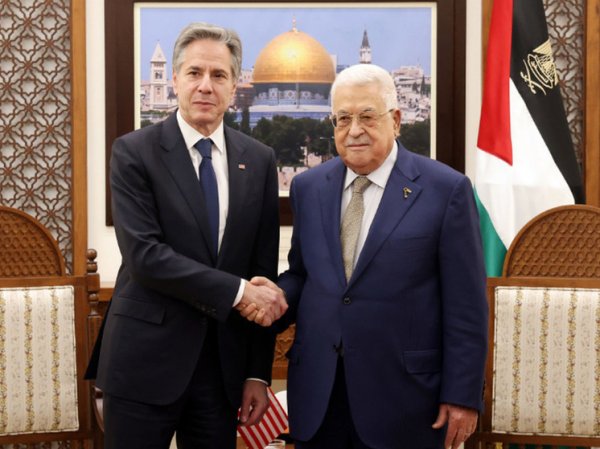 Блинкен указал Аббасу на важность создания независимого палестинского государства
