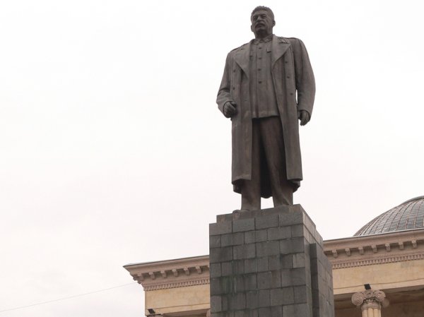 "Неприятие буржуазной демократии": стала известна причина появления новых памятников Сталину