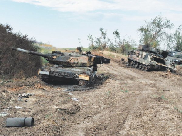 Сразу три немецких танка "Леопард" подбиты в зоне СВО