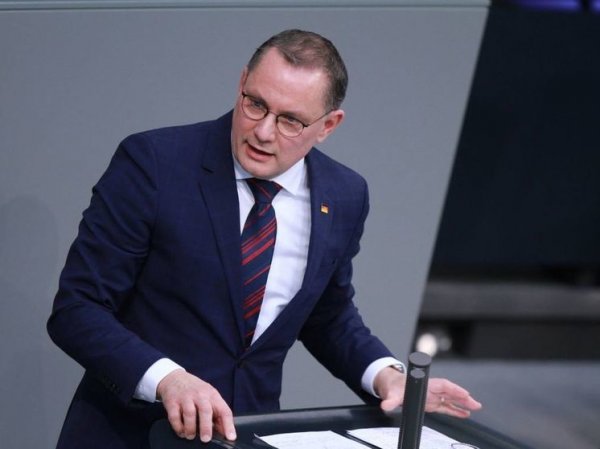 Немецкий политик заявил о риске втягивания ФРГ в конфликт из-за ракет Taurus