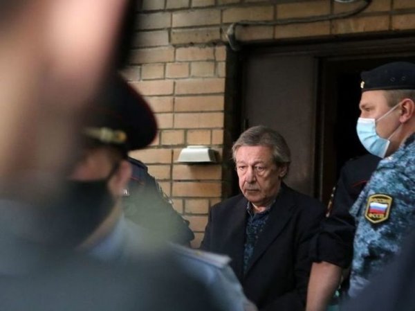 Юрист оценил шансы Ефремова освободиться по УДО
