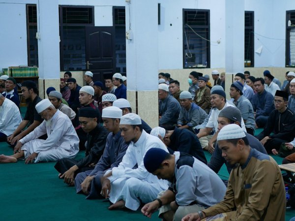 Мусульманам рассказали о необходимости соблюдения поста в Рамадан