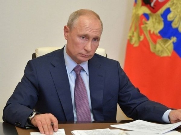 Путин выразил готовность рассмотреть предложение Макрона о перемирии на время Олимпиады
