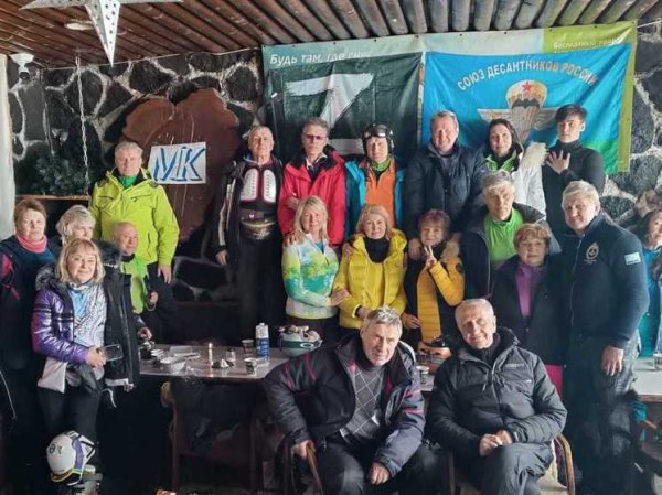 Акция памяти жертв теракта в Подмосковье прошла на горе Эльбрус