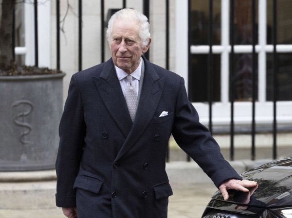 Откровения племянника: король Великобритании «разочаровался» в скорости излечения от рака