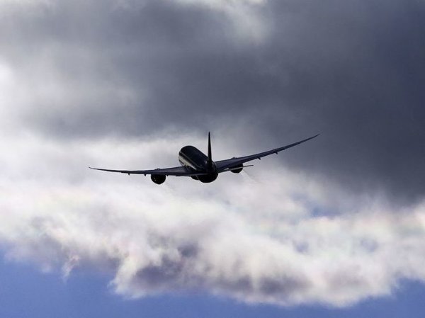 Boeing 737 аварийно приземлился в Чите