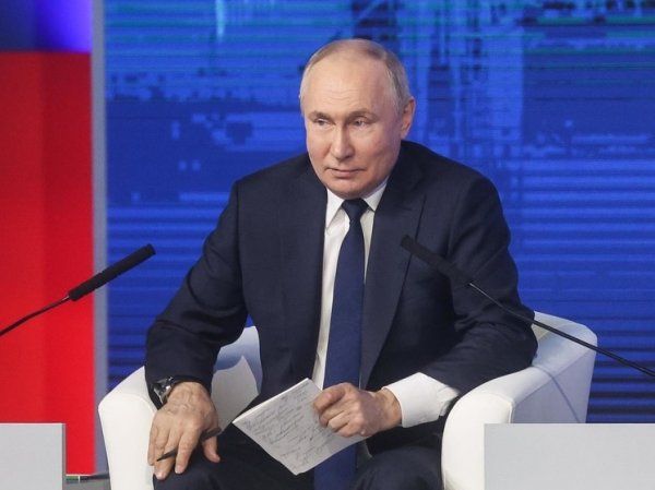 "Как же так": Путин удивился третьему месту Петербурга по популярности у туристов