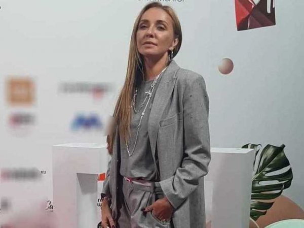 Татьяна Навка появилась на арт-выставке в центре Москвы