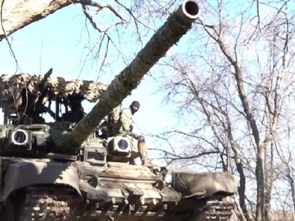 Танки Т-90А накрыли огнем блиндажи ВСУ на купянском направлении