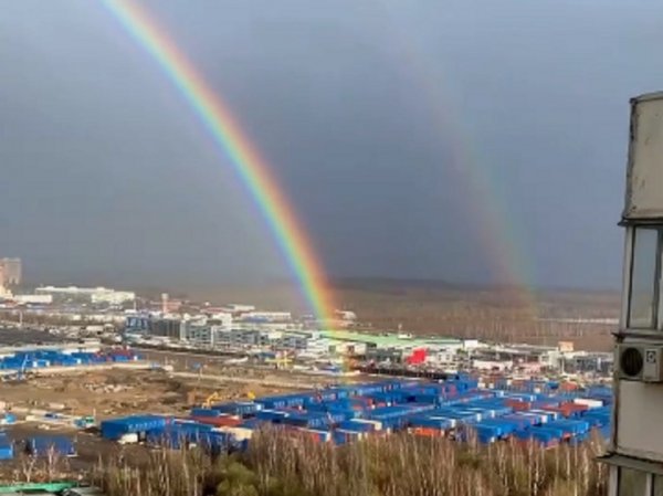 Жители Москвы увидели двойную радугу