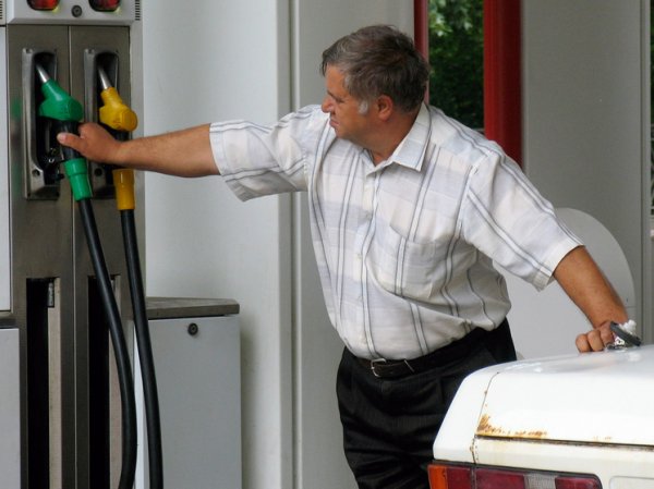 Эксперты рассказали, как изменятся цены на бензин в России
