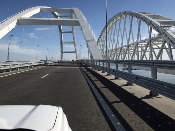 Украина вновь начала угрожать разрушением Крымского моста