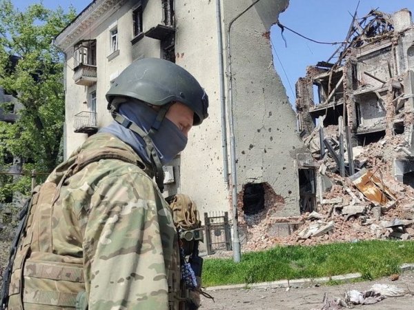Военный медик закрыл своим телом раненых бойцов от удара дрона ВСУ