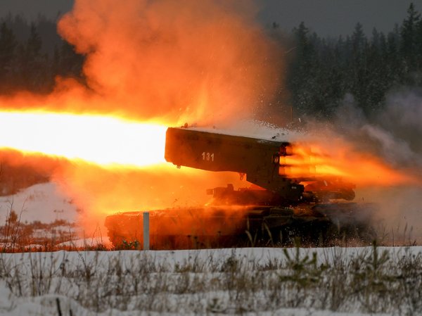 Российские «Солнцепеки» сожгли опорные пункты и укрытия ВСУ на Донецком направлении