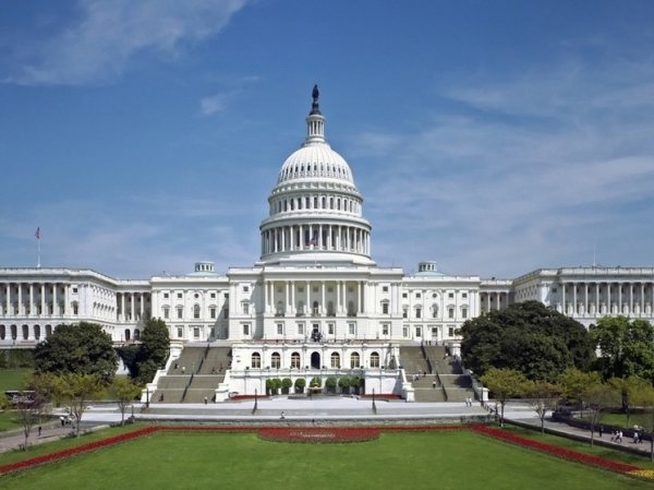 Голосование по пакету помощи Украине в американском конгрессе закончилось скандалом